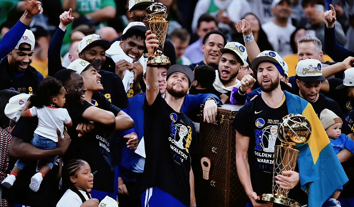 九游礼包-NBA常规赛赛程吃紧，武汉三镇转会期再遭质疑，更衣室稳定，更衣室氛围转暖的简单介绍