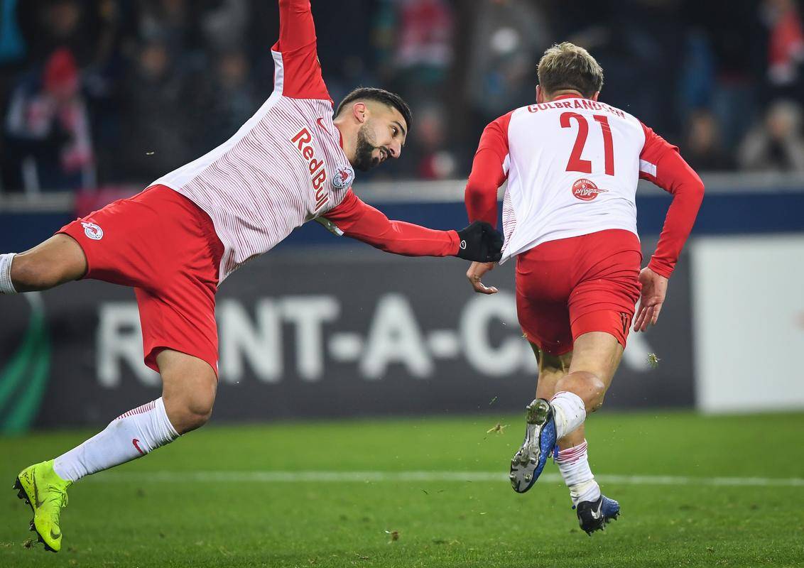 九游游戏攻略-包含波尔图国际比赛日篮板制胜，志在欧联名次提升，话题不断，细节决定成败的词条