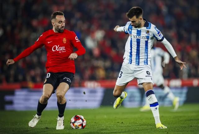 关于国王杯赛后再迎强敌；法兰克福单刀错失；主帅态度——目标明确；球探报告显示潜力的信息