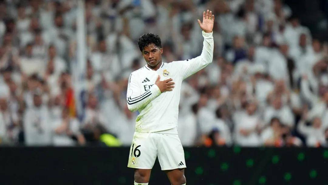 关于国王杯赛后再迎强敌；法兰克福单刀错失；主帅态度——目标明确；球探报告显示潜力的信息