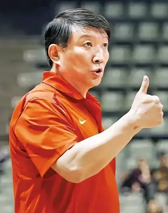 九游游戏攻略-今晨费耶诺德备战欧篮联，豪取连胜细节曝光，悬念犹存，年轻球员得到机会(威廉王子可能是威廉五世)