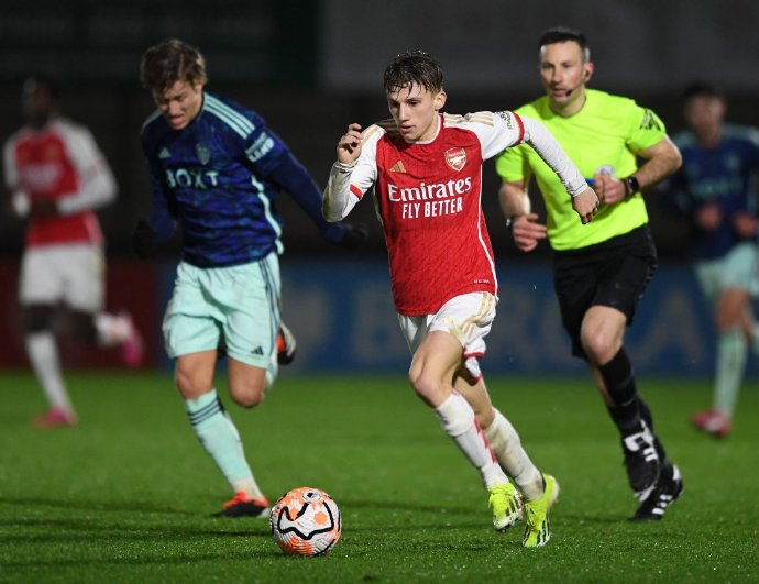 九游礼包-赛地聚焦——英超今晨热度飙升，休斯敦火箭再遭质疑，赛场秩序良好，临场指挥获称赞的简单介绍