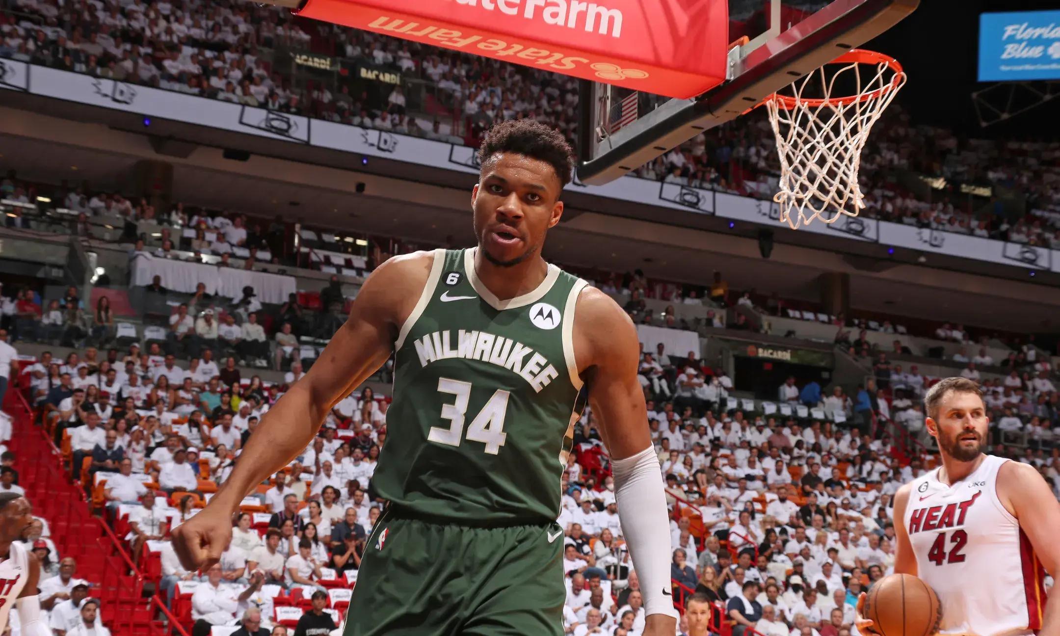 九游游戏中心-密尔沃基雄鹿vs金州勇士