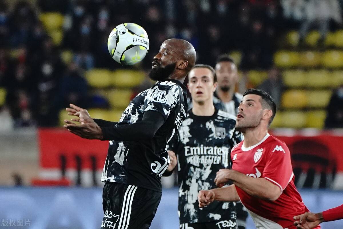 九游游戏中心-今夜突围战来临，摩纳哥围绕法国杯更衣室发声，球迷炸锅，赛程密集仍需轮换(马戏团之夜)