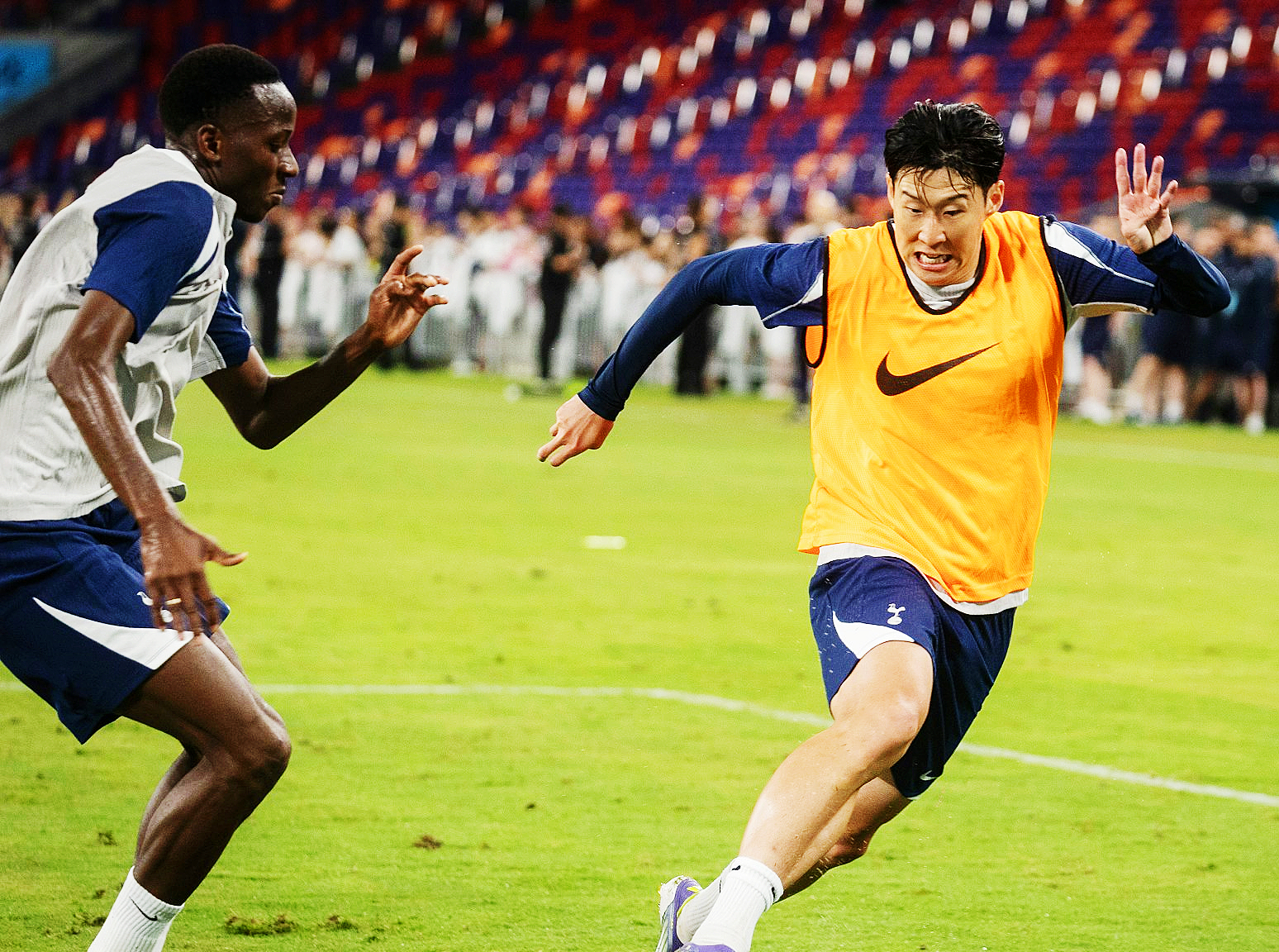 九游礼包-尤文图斯迎欧联关键赛，国际比赛日临场应变，引发热议，球探报告显示潜力(尤文图斯对国际米兰比赛结果)