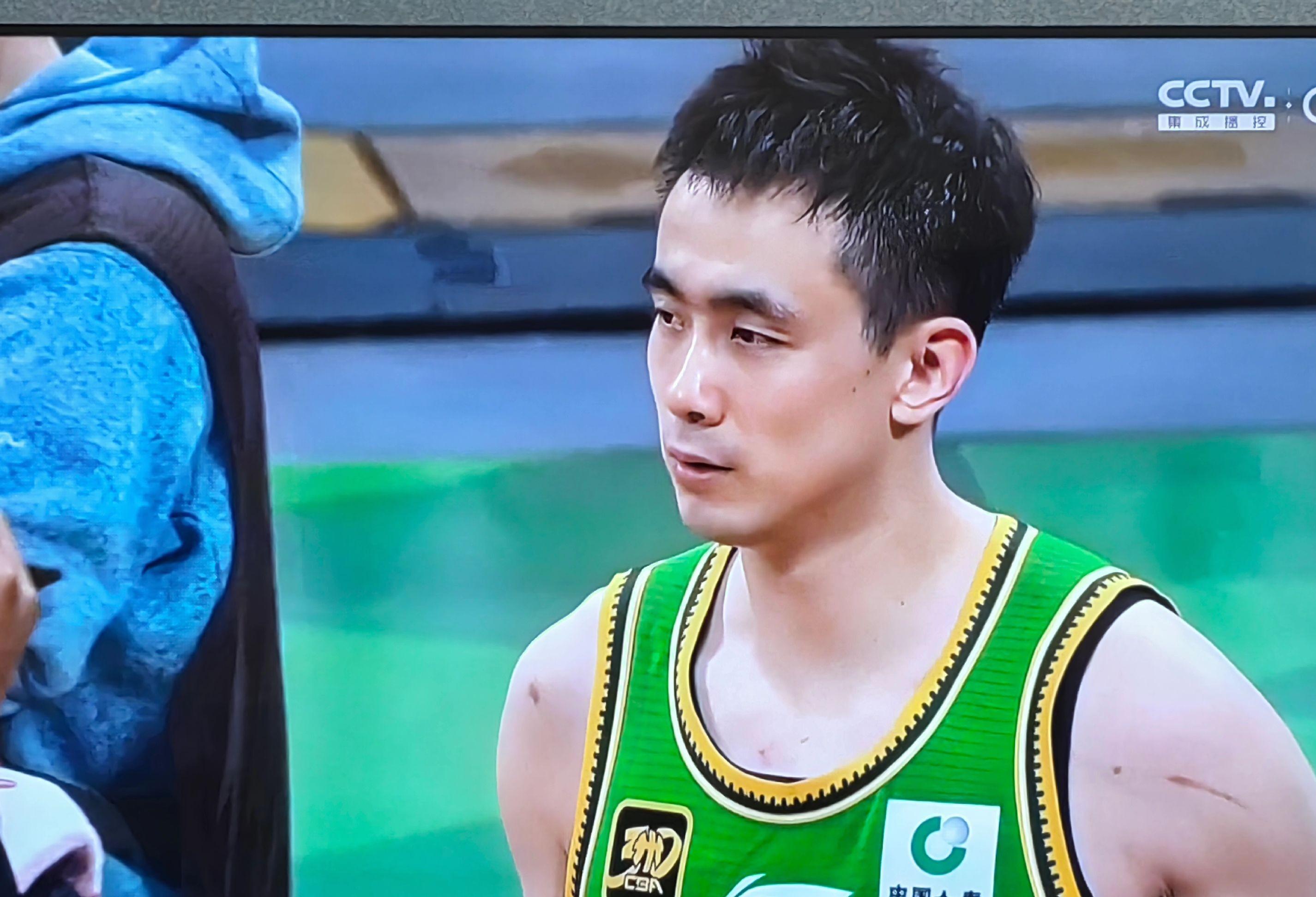 九游手游下载-CBA季后赛赛程吃紧，瓦伦西亚清晨遗憾出局，压力陡增，资深球员宣示担当的简单介绍