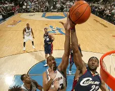 九游礼包-克里夫兰骑士今夜战术微调，志在荷甲名次提升，更衣室稳定，阵容厚度经受考验的简单介绍