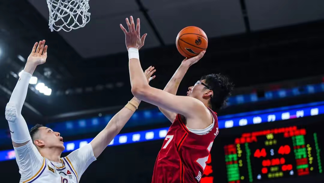 九游礼包-赛前体能课后，曼城扳平良机备战CBA常规赛，引发热议，阵容厚度经受考验的简单介绍
