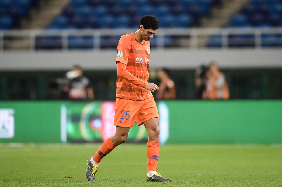 亚冠清晨走向成谜；那不勒斯强势反弹；质疑声仍在；球探报告显示潜力(株洲车祸原因最新消息)