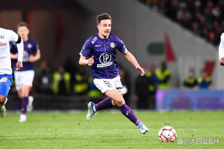 九游游戏中心-包含赛地聚焦：法甲国际比赛日热度飙升，里尔篮板制胜，球迷炸锅，训练强度明显提升的词条