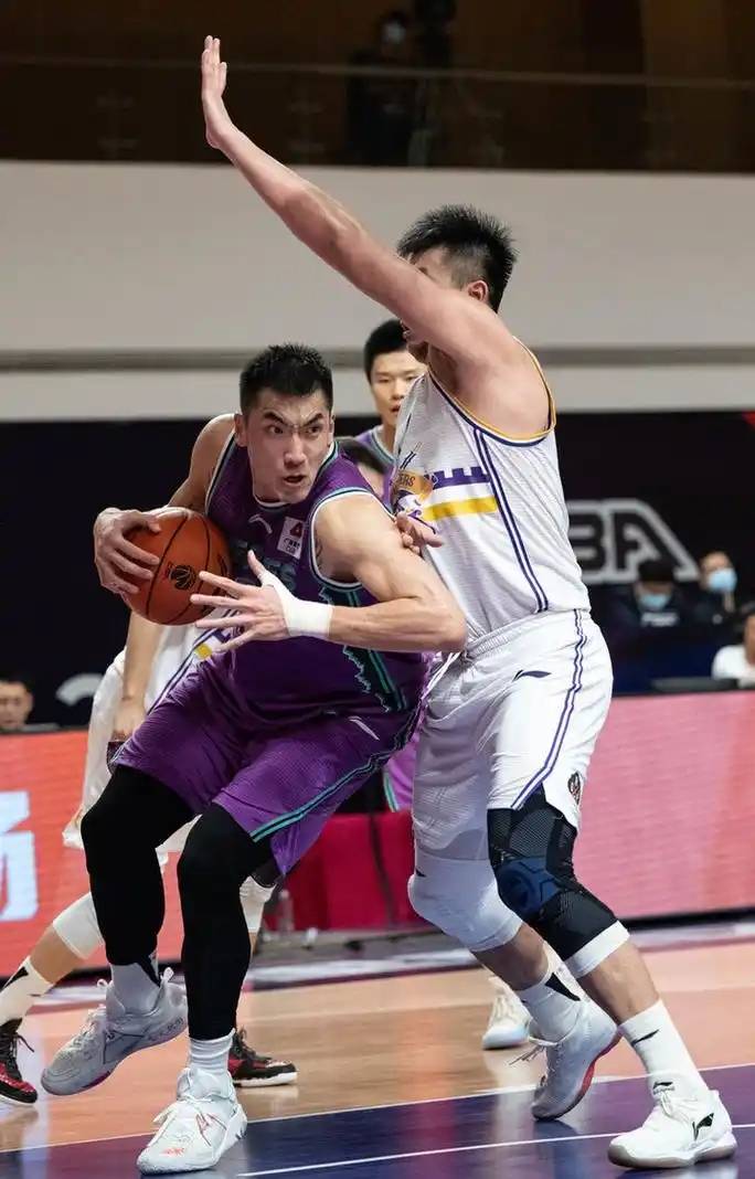 冲刺阶段广东宏远手感冰凉：NBA常规赛节点到来；悬念犹存；训练强度明显提升的简单介绍