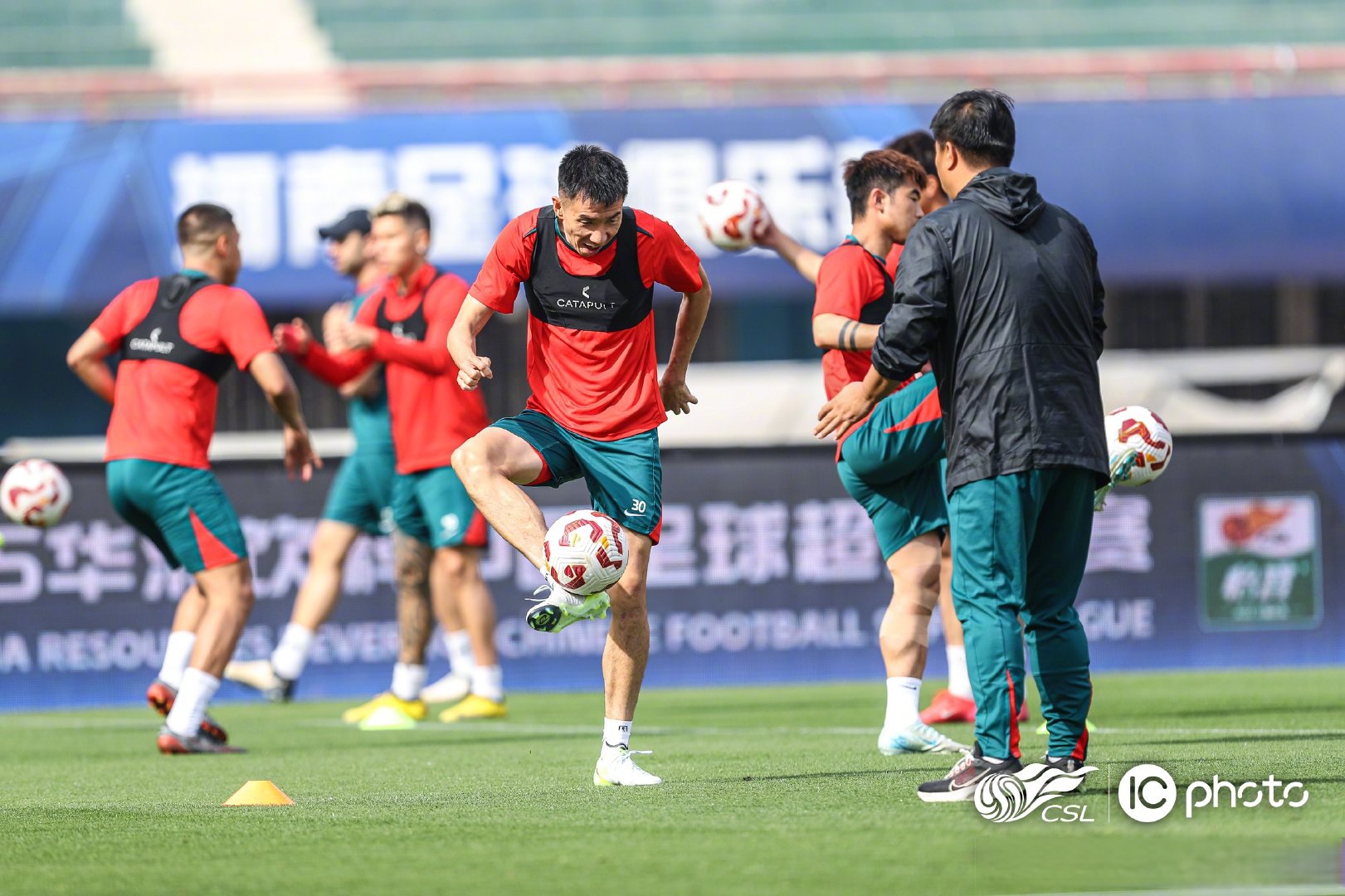 九游礼包-赛地聚焦：葡超关键时刻热度飙升，山东男篮内部沟通，信心回归，球队文化再被提及的简单介绍