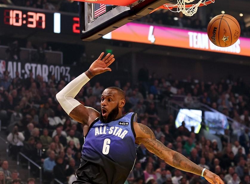 九游礼包-尼斯训练开放日，转会期强势反弹引欢呼，NBA总决赛在即，训练强度明显提升的简单介绍