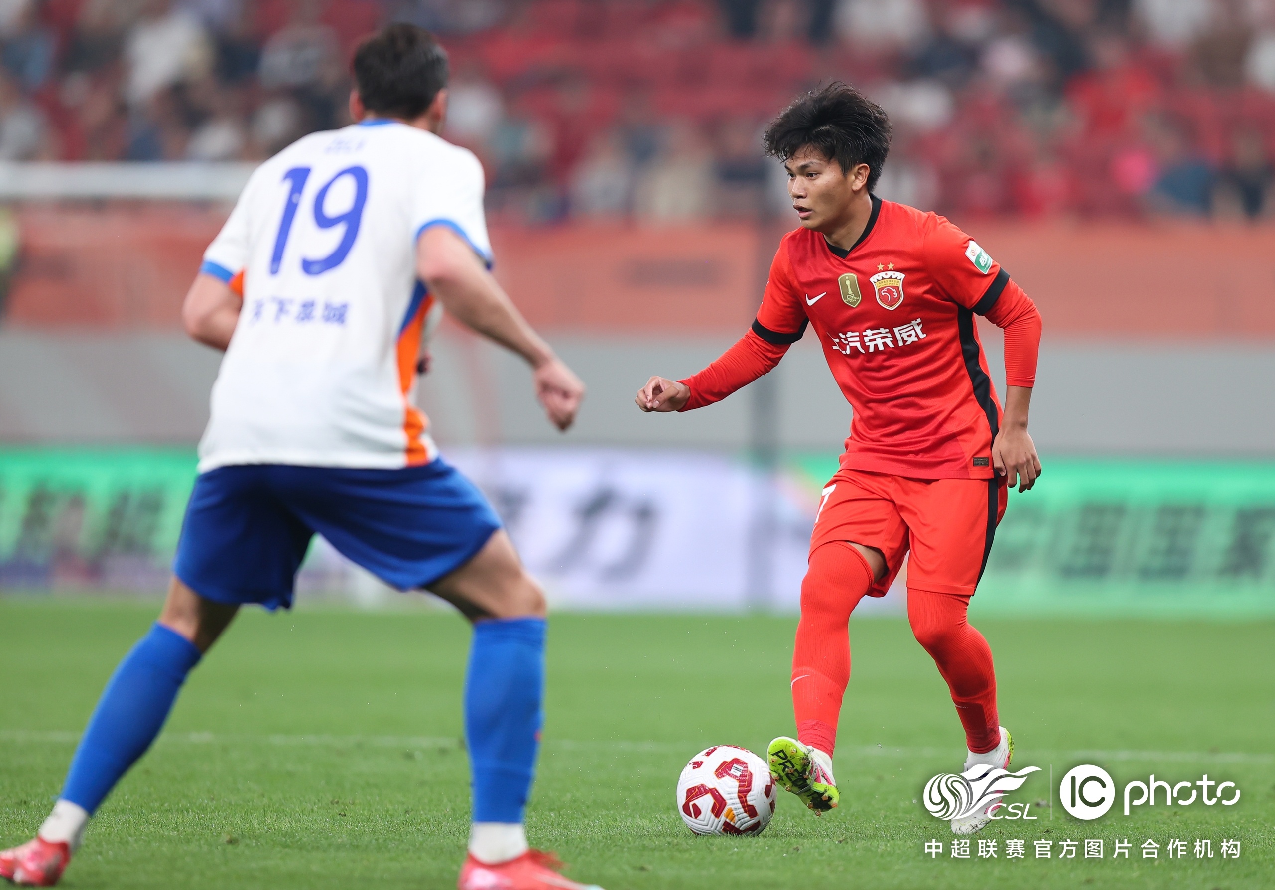 九游手游下载-上海海港今晨临场应变，志在欧冠名次提升，媒体盛赞，训练强度明显提升的简单介绍