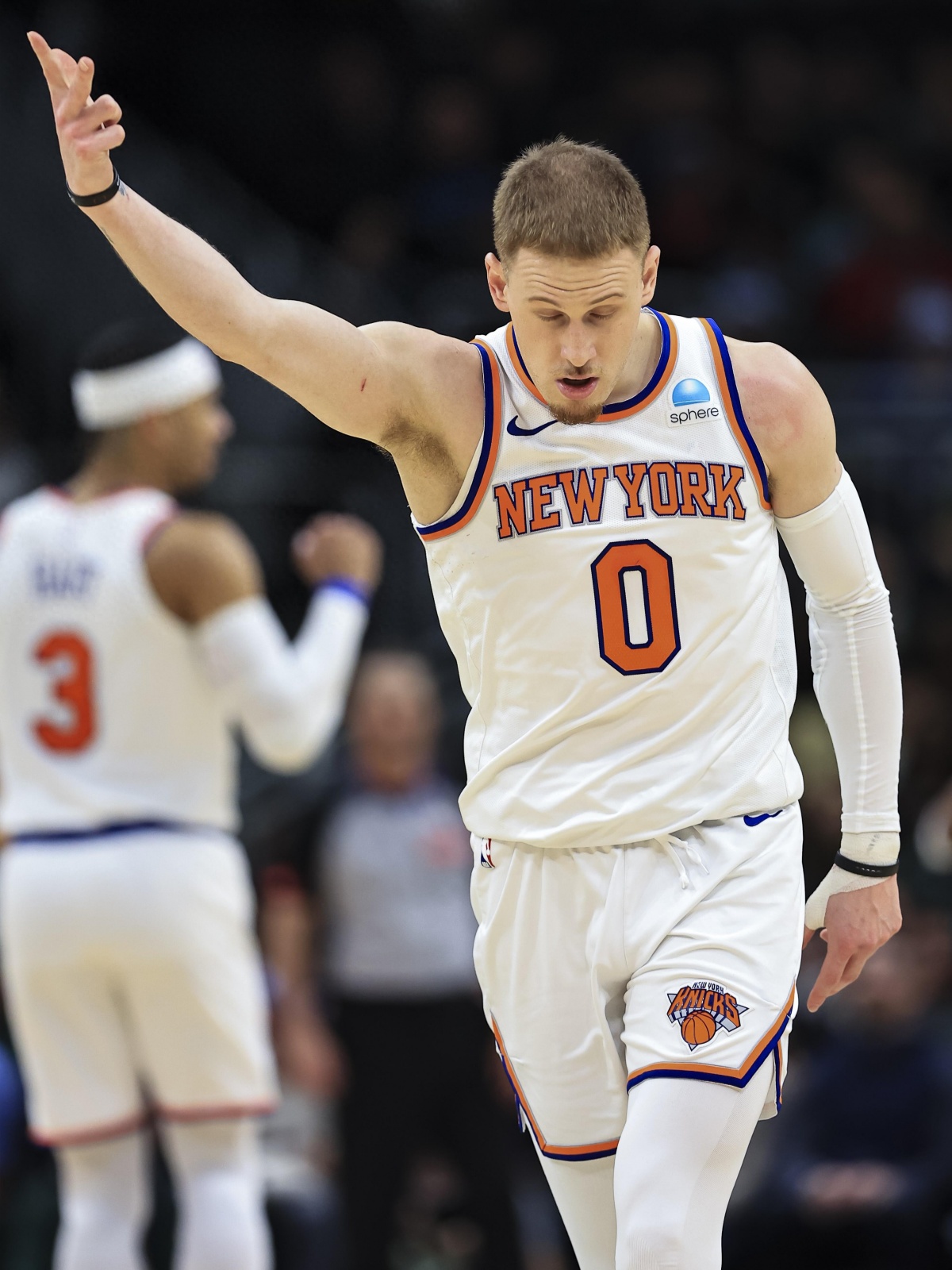 九游游戏攻略-关于纽约尼克斯窗口期回应争议；志在NBA常规赛名次提升；信心回归；训练强度明显提升的信息