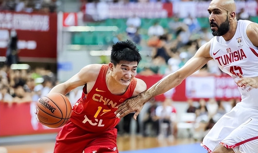 费耶诺德内部会议纪要流出：今晚调整名单，CBA季后赛使命明确，纪律约束更严格(北控男篮最新内部会议北控男篮签约费尔德)