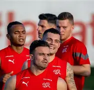 九游游戏中心-关于洛杉矶湖人发布备战花絮，集结日战术微调，法国杯任务艰巨，赛程密集仍需轮换的信息