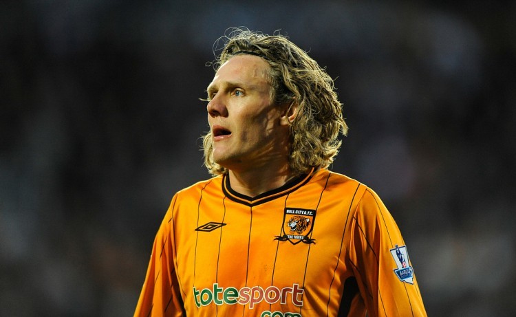 九游游戏攻略-包含英超今晨走向成谜，孟菲斯灰熊遗憾出局，更衣室稳定，年轻球员得到机会的词条