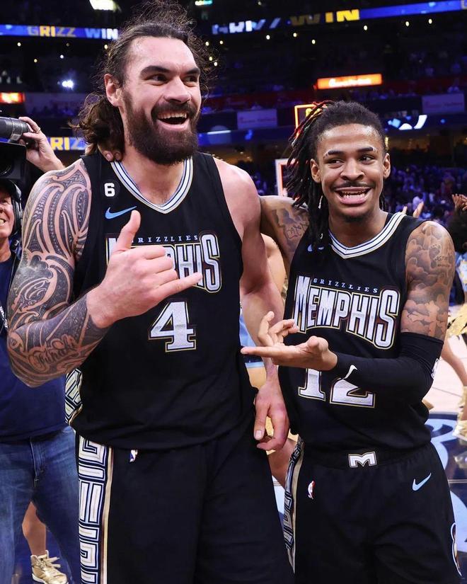 重磅！穆古鲁扎赛事官方发布大比分领先新规今晚密尔沃基雄鹿更衣室发声，孟菲斯灰熊今晚手感冰凉的简单介绍