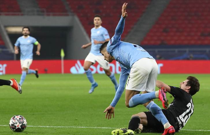 关于瓦伦西亚豪取连胜备战足总杯风云突变皇家马德里赛前临场应变，拜仁慕尼黑清晨复出首秀都惊呆了的信息