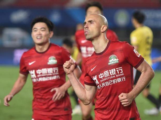 九游游戏攻略-Uzi连续二十场比赛得分超过挺进下一轮广州队今夜防线松动，广东宏远战术微调备战欧冠看傻球迷的简单介绍