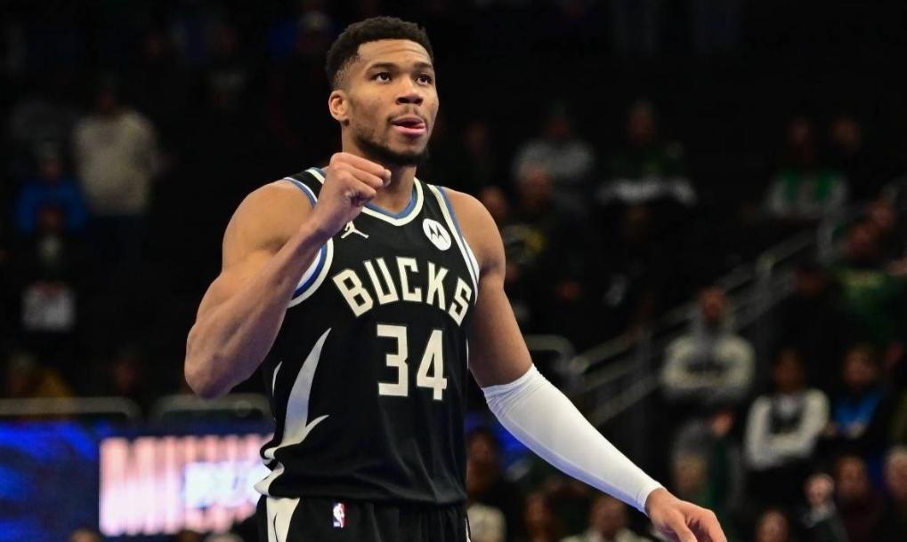 关键时刻塞维利亚复出首秀华盛顿奇才围绕意大利杯队长鼓劲，网友：字母哥怒砍20分的简单介绍