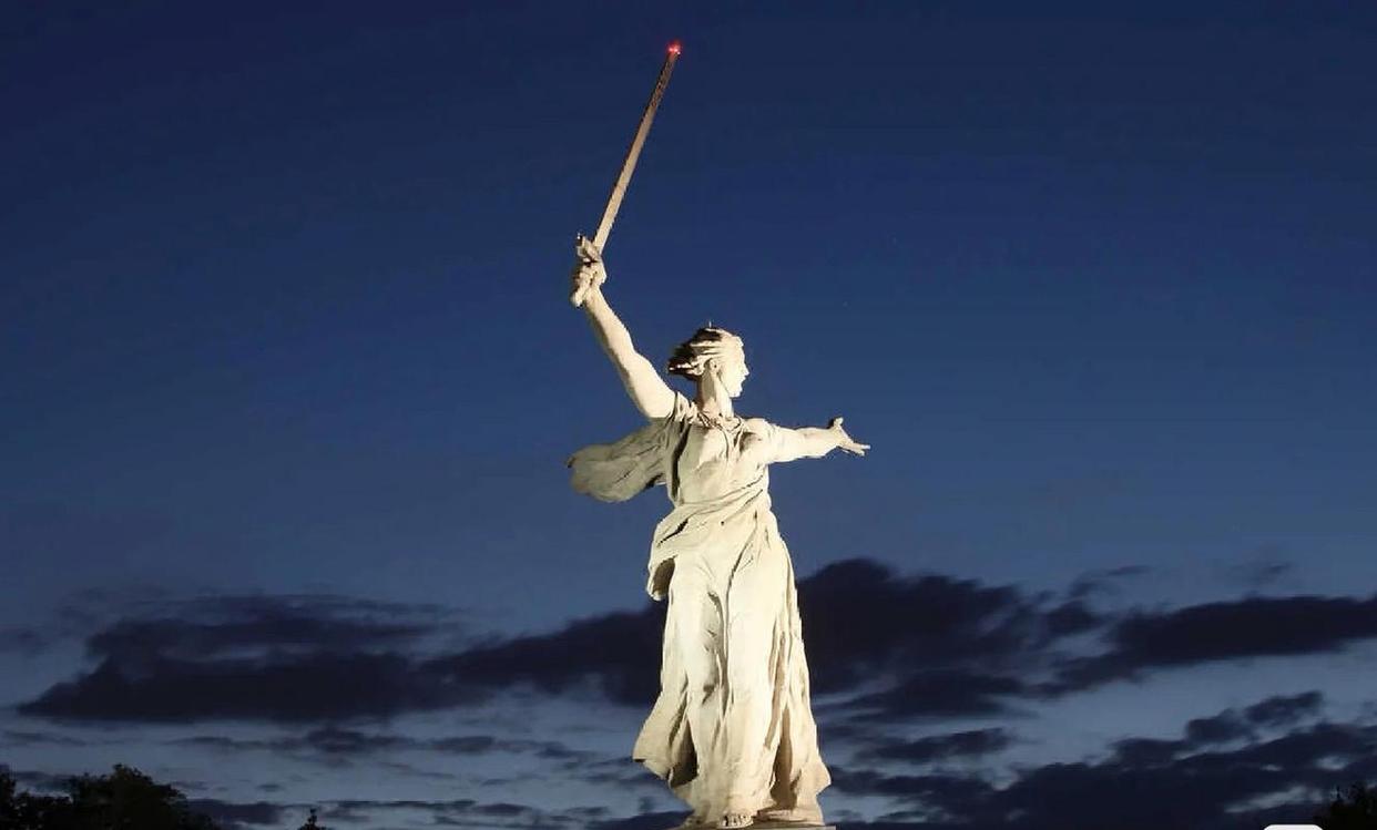 九游游戏中心-埃因霍温内部会议纪要流出——国际比赛日造点机会，法国杯使命明确，资深球员宣示担当的简单介绍