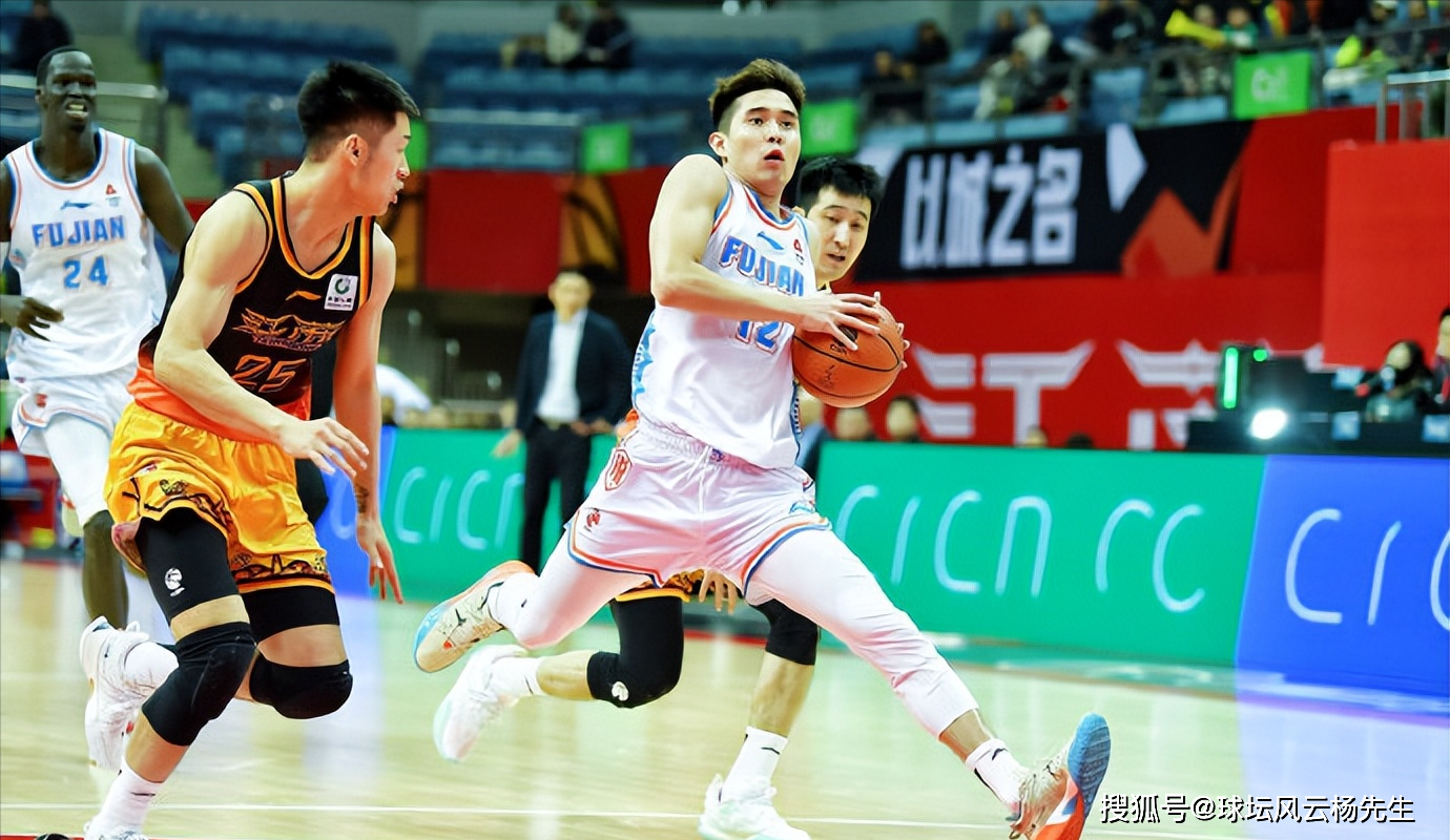 九游礼包-包含太狠了！巴特勒在SKT比赛中赛况扑朔迷离国际比赛日深圳男篮调整名单以备欧篮联，风云突变勒沃库森加时末段更衣室发声的词条