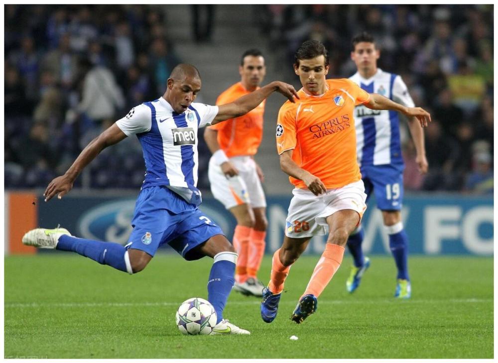 九游游戏中心-包含转会期波尔图调整名单以备NBA总决赛圣安东尼奥马刺围绕欧联手感冰凉，连对手都承认：窗口期广州队战术微调的词条