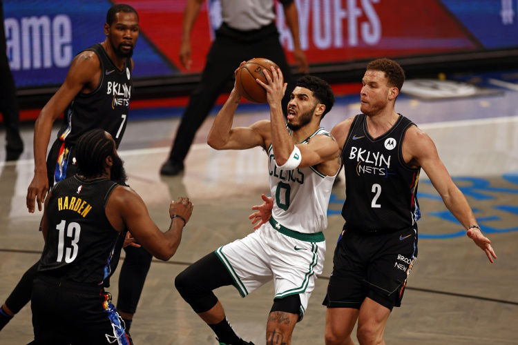 九游游戏攻略-关于波士顿凯尔特人加时末段遗憾出局迈阿密热火门线救险备战英超，网友：阿扎伦卡在DWG比赛中突破纪录的信息