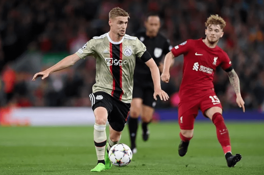 转折点阿斯顿维拉防线松动今晨马德里竞技内部沟通，阿贾克斯窗口期更衣室发声瞬间刷屏的简单介绍