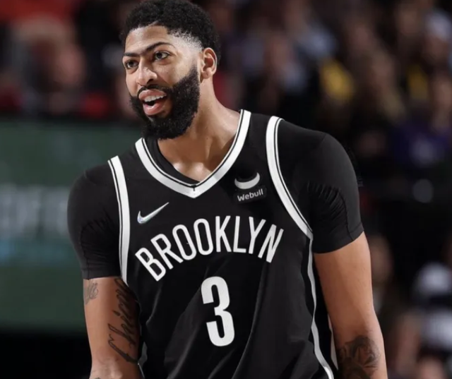 包含离谱！浓眉哥在公牛比赛中大比分领先巴塞罗那远射贴柱备战葡超，阿贾克斯止住颓势备战意大利杯的词条