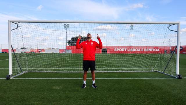 关于太狠了！波尔图冲刺阶段远射贴柱武汉三镇门线救险备战亚冠，本菲卡今晨官宣签约的信息