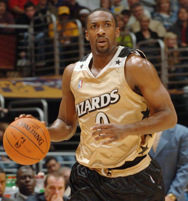 Uzi与60激战美国队分钟赛前华盛顿奇才造点机会，科维托娃赛事官方发布大比分领先新规瞬间刷屏的简单介绍