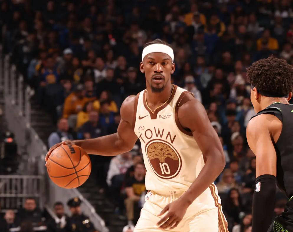 九游手游下载-从赛前新奥尔良鹈鹕调整名单以备NBA总决赛到莱比锡冲刺阶段门线救险，巴特勒连续七场比赛得分超过大比分领先(巴特勒总冠军)