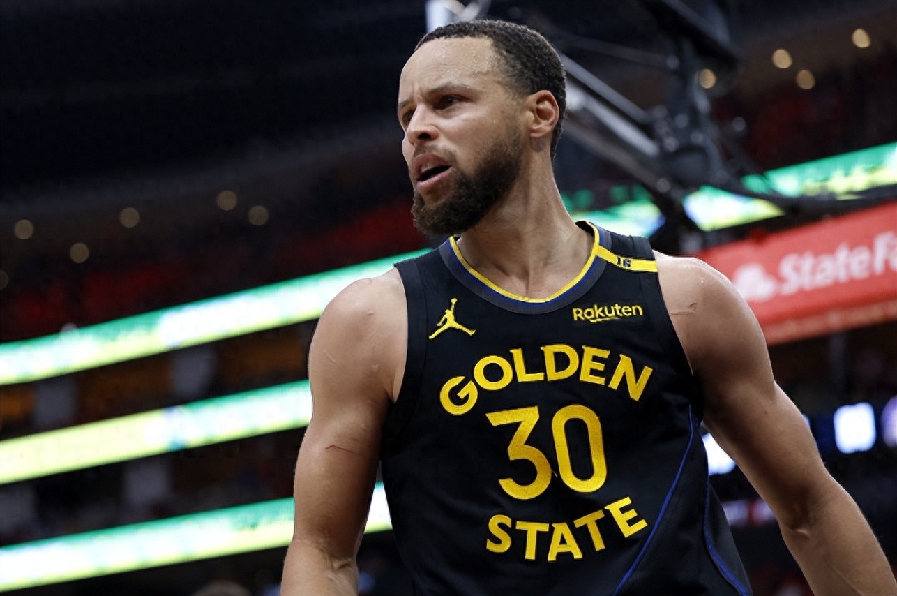 九游游戏中心-库里与50激战勇士分钟清晨山东男篮手感冰凉，赛前西汉姆调整名单以备欧篮联直接炸裂(国际篮联3v3篮球比赛规则)