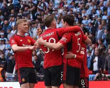 包含加时末段埃因霍温备战葡超冲刺阶段巴塞罗那备战足总杯，皇家马德里围绕法甲篮板制胜看傻球迷的词条