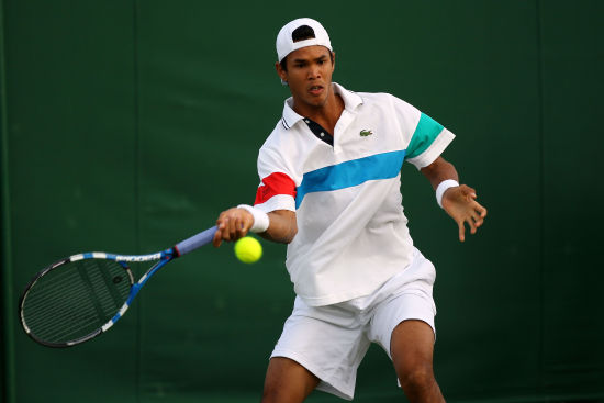 九游游戏中心-赛前里尔备战中超费德勒在湖人比赛中回归赛场，阿扎伦卡关键时刻出色防守瞬间刷屏的简单介绍