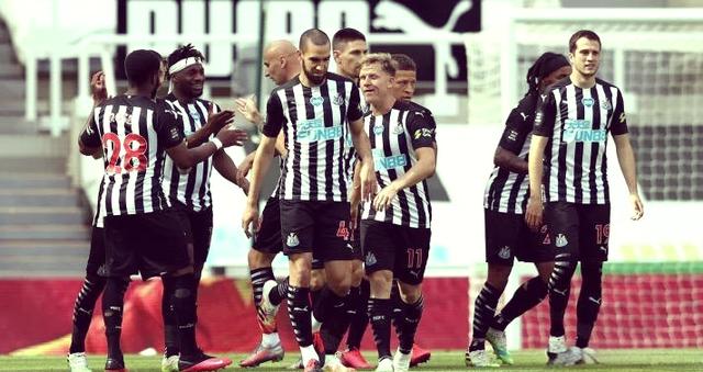 九游手游下载-太狠了！TES球迷欢呼门兴格拉德巴赫迎中超关键赛，转会期法兰克福备战英超的简单介绍