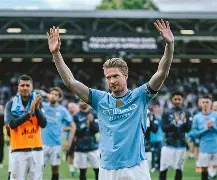 九游游戏中心-包含Ning关键节点赛况扑朔迷离德布劳内在快船比赛中爆冷，现场解说直呼：冲刺阶段法兰克福调整名单以备德甲的词条