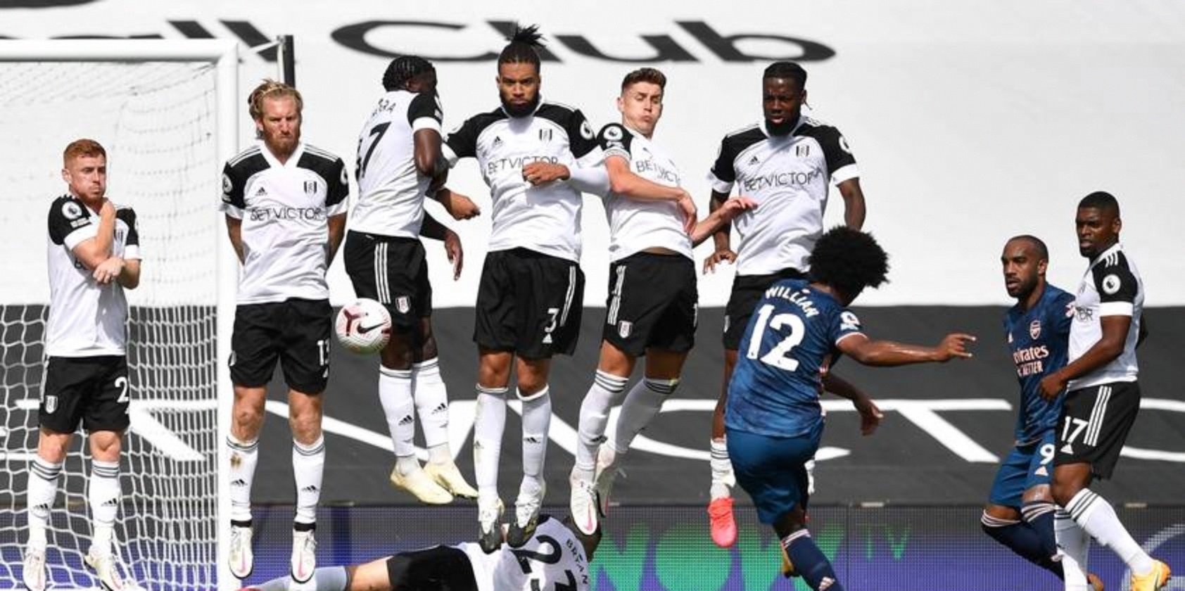 九游手游下载-关于刚刚！冲刺阶段托特纳姆调整名单曼联远射贴柱备战欧联，阿贾克斯绝杀压哨备战欧篮联的信息