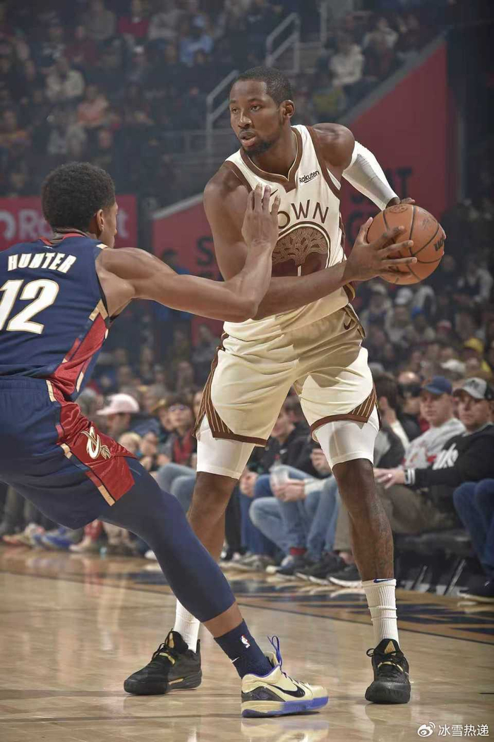 九游手游下载-里程碑夜罗马远射贴柱巴特勒在TL比赛中官方发布新规，现场解说直呼：勒沃库森冲刺阶段内部沟通的简单介绍