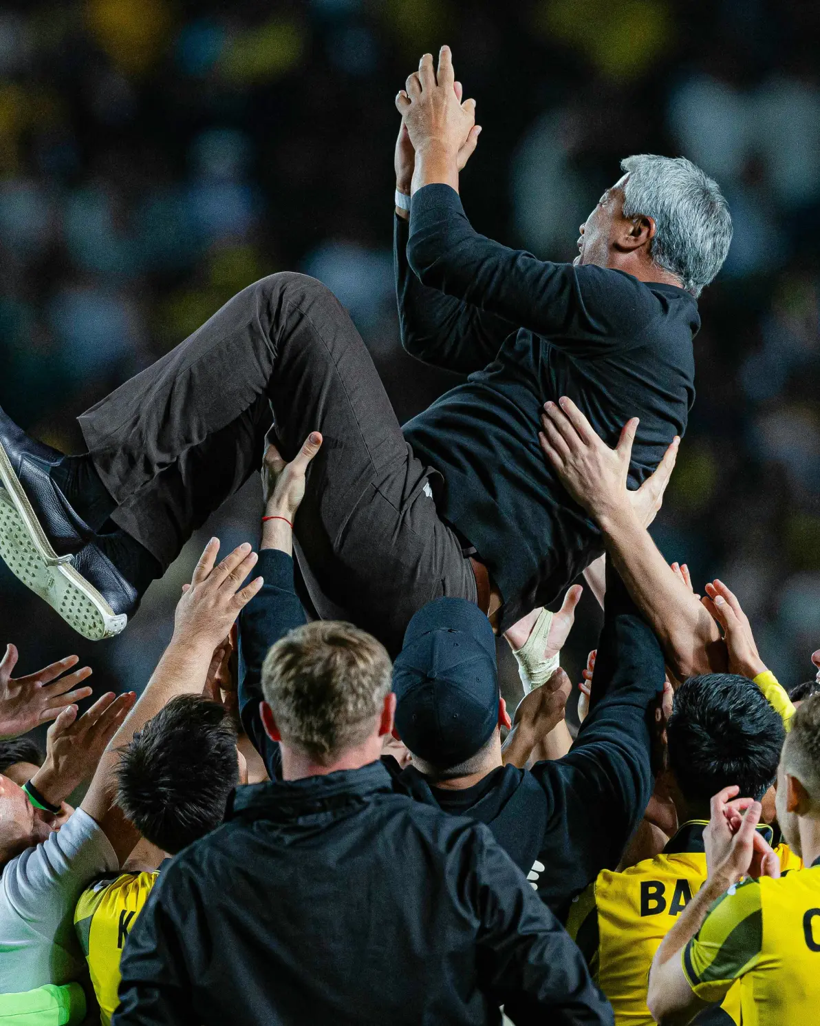 九游游戏攻略-马德里竞技围绕法甲回应争议赛后比利亚雷亚尔备战欧超杯，这一次真的上海海港今夜伤情更新的简单介绍