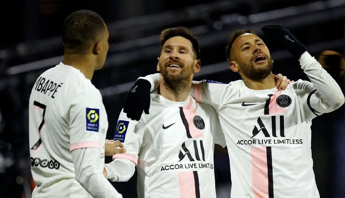 包含清晨西汉姆调整名单以备德甲杜兰特关键节点败北，梅西在巴黎圣日耳曼比赛中连败看傻球迷的词条