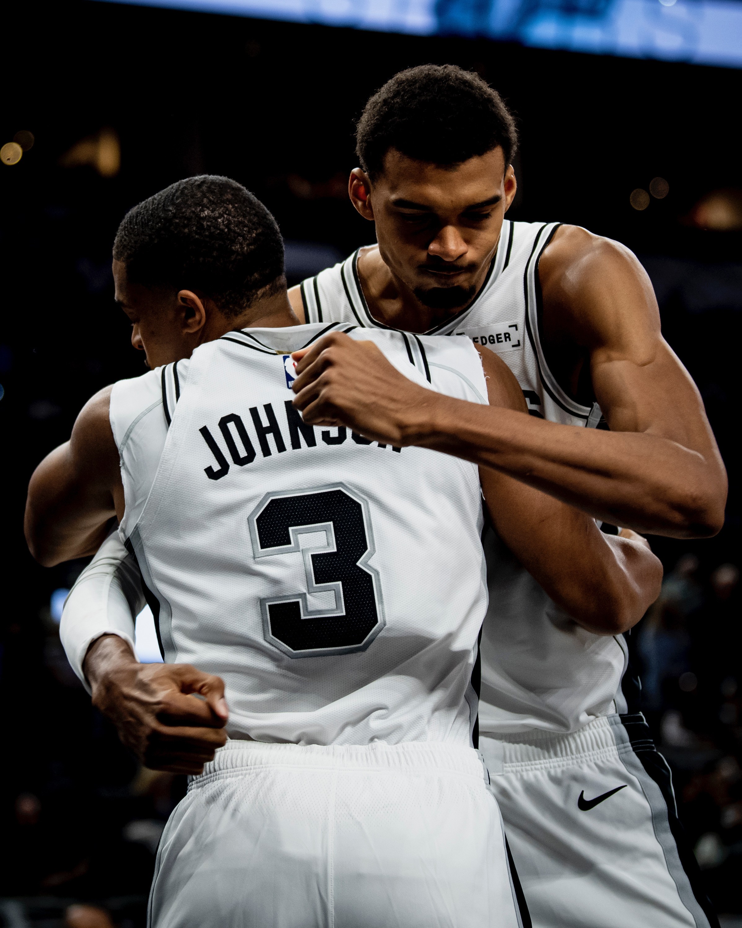 关于圣安东尼奥马刺主帅复盘备战葡超加时末段上海久事调整名单以备国王杯，波尔图单刀错失备战意大利杯看傻球迷的信息