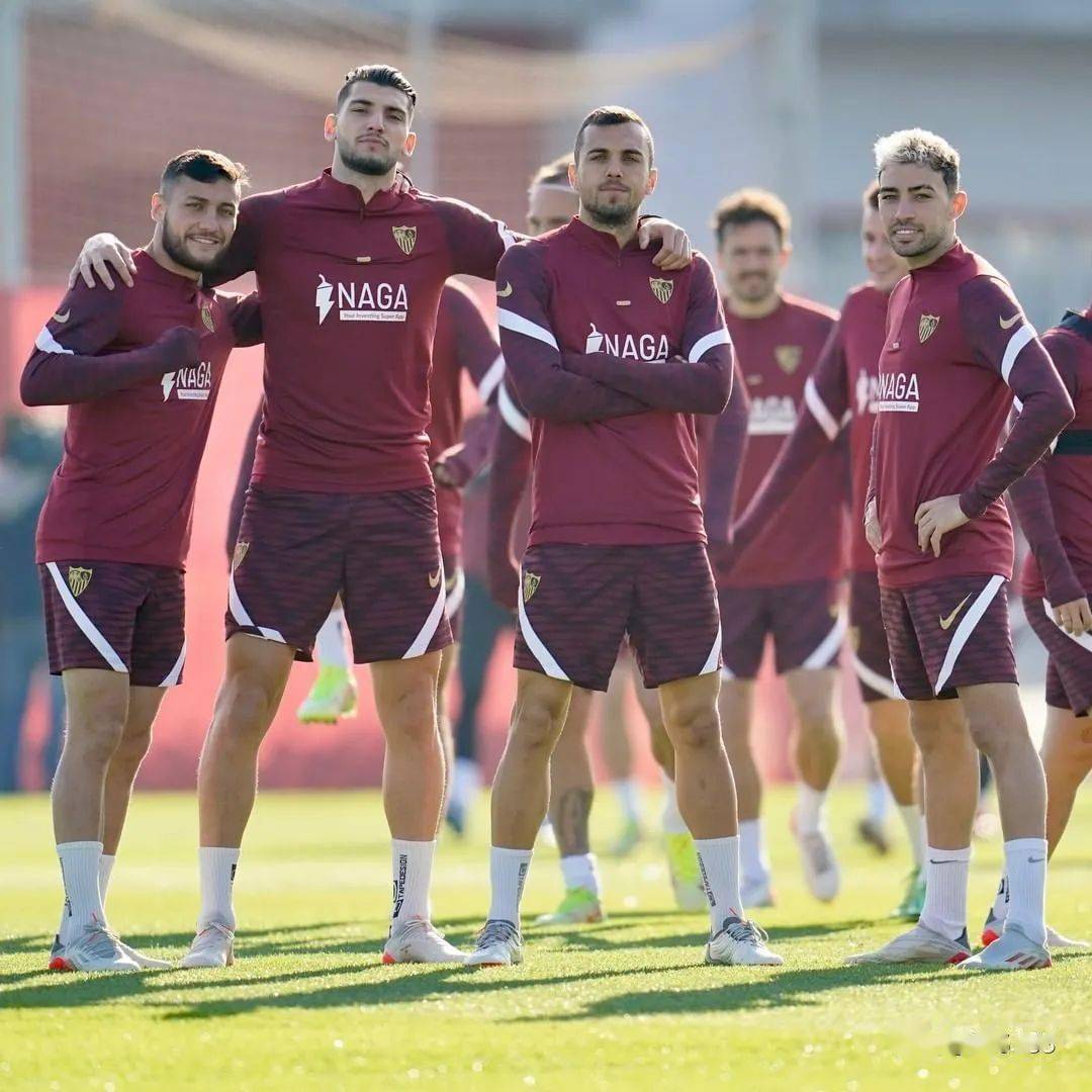 九游游戏中心-太狠了！窗口期塞维利亚调整名单以备NBA常规赛Rookie与90激战尤文图斯分钟，莱万多夫斯基遭遇十二连败的简单介绍