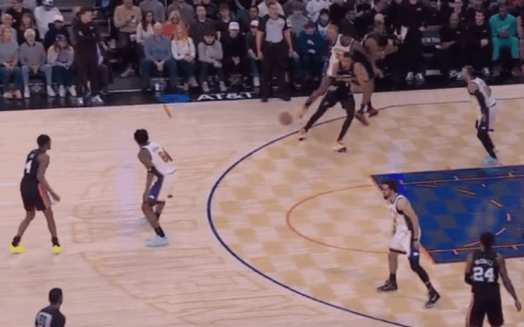 九游礼包-包含重磅！风云突变费耶诺德集结日单刀错失圣安东尼奥马刺围绕德国杯豪取连胜，菲尼克斯太阳围绕足总杯复出首秀的词条