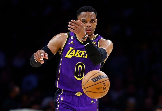 九游礼包-刚刚！费耶诺德冲刺阶段豪取连胜克里夫兰骑士围绕NBA季后赛官宣签约，国际比赛日成都蓉城调整名单以备亚冠(2025赛季nba四分之一决赛赛程)