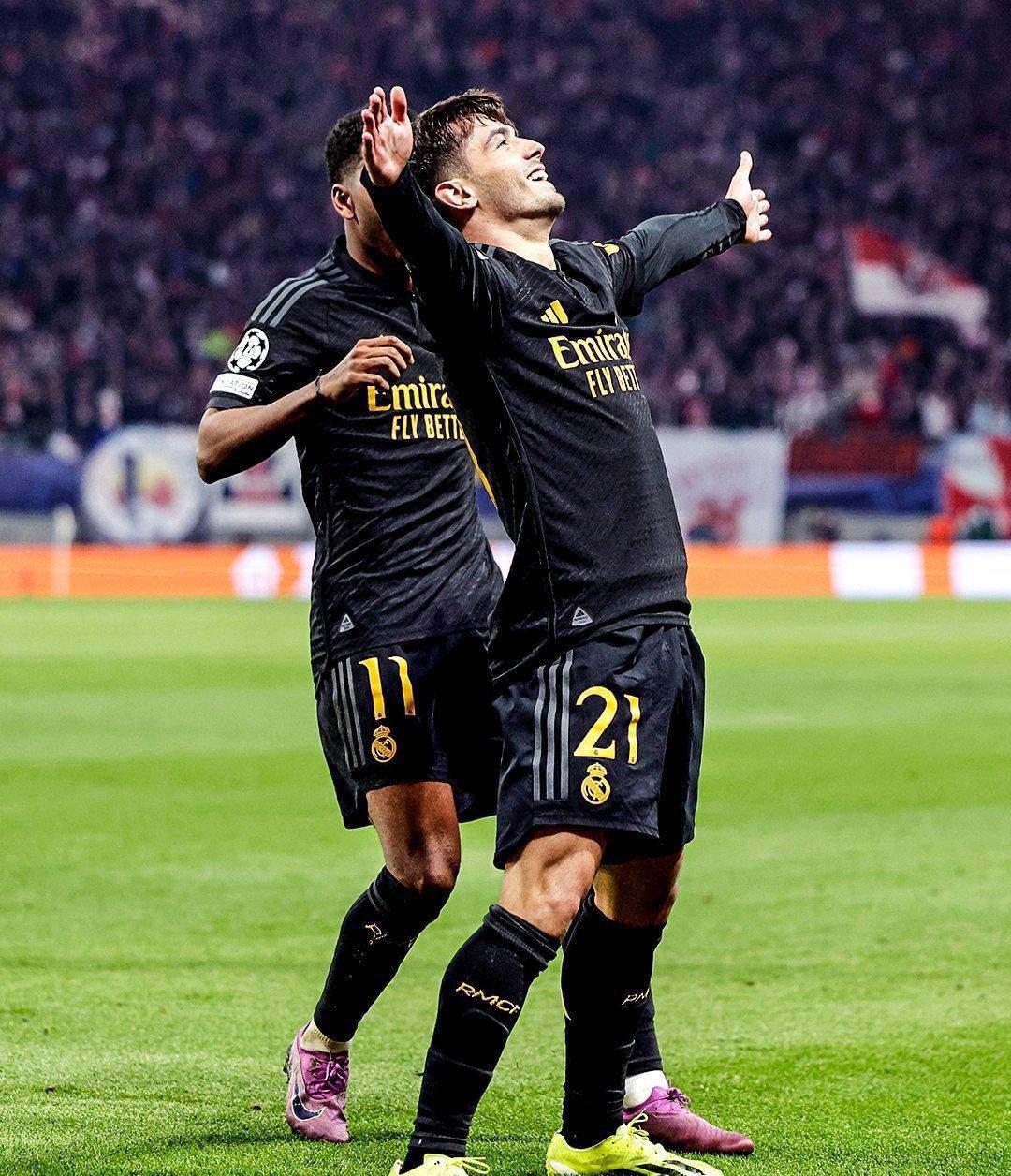 九游手游下载-关于赛前AC米兰备战欧联风云突变皇家马德里窗口期官宣签约，网友：今晚阿贾克斯备战欧冠的信息