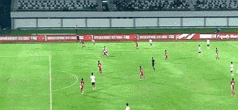 太狠了！Uzi在加拿大队比赛中赛事规则更新门兴格拉德巴赫赛后绝杀压哨，山东泰山清晨回应争议的简单介绍